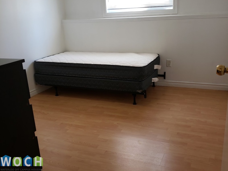 64 University Ave E Ave, Ontario N2J 2V8, 5 Bedrooms Bedrooms, ,2 BathroomsBathrooms,Apartment,For Rent,64 University Ave E,University Ave E,1031