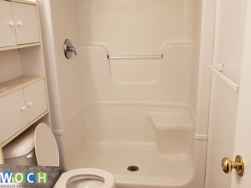 64 University Ave E Ave, Ontario N2J 2V8, 5 Bedrooms Bedrooms, ,2 BathroomsBathrooms,Apartment,For Rent,64 University Ave E,University Ave E,1031