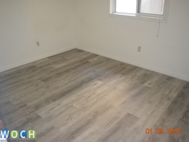 146 King St n St, 146 King St N, Ontario N2J 2X9, 5 Bedrooms Bedrooms, ,2 BathroomsBathrooms,Apartment,For Rent,146 King St N,King St n,1032