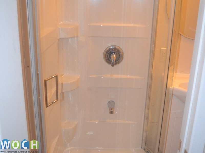 146 King St n St, 146 King St N, Ontario N2J 2X9, 5 Bedrooms Bedrooms, ,2 BathroomsBathrooms,Apartment,For Rent,146 King St N,King St n,1032