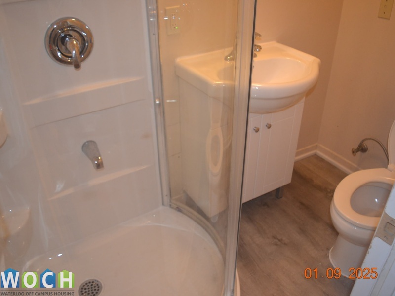 146 King St n St, 146 King St N, Ontario N2J 2X9, 5 Bedrooms Bedrooms, ,2 BathroomsBathrooms,Apartment,For Rent,146 King St N,King St n,1032